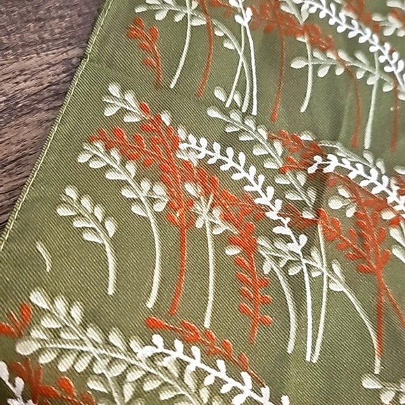 1960s polyester Green Dreams Made in Italy for Carson Pirie Scott fall leaves - Picture 4 of 7